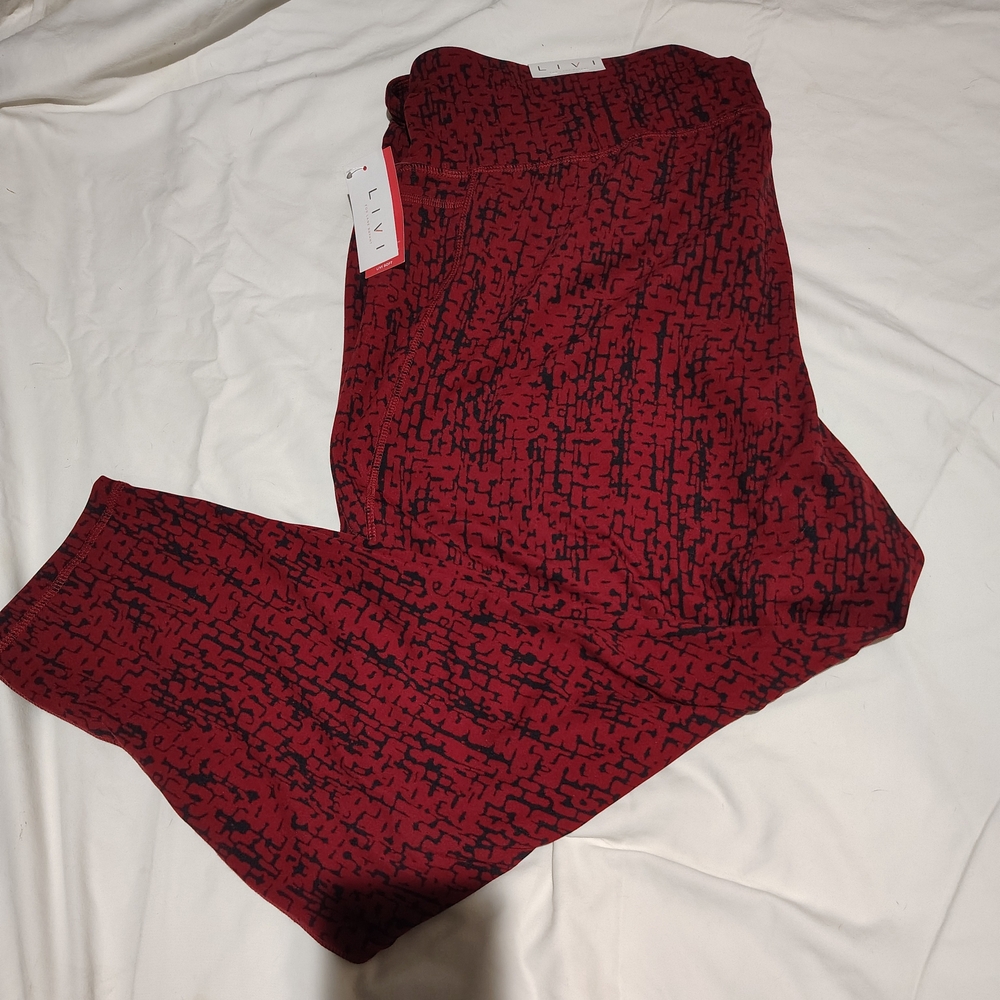 New Women LIVI For Lane Bryant Red and Black Patterned Size 30/32